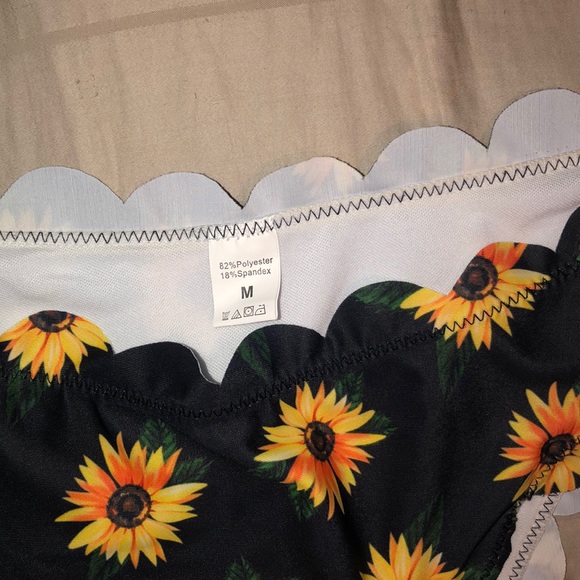 Cheeky Sunflower Swim Bottoms - Picture 2 of 3